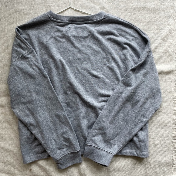CALVIN KLEIN sweatshirt - never worn ❤️‍🔥 - Picture 2 of 3